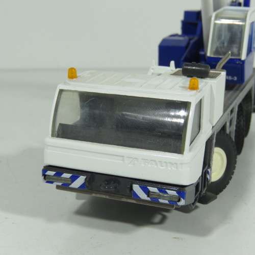 Conrad #2099 Tadano Faun ATF 45-3 mobile crane construction model - Scale 1/50