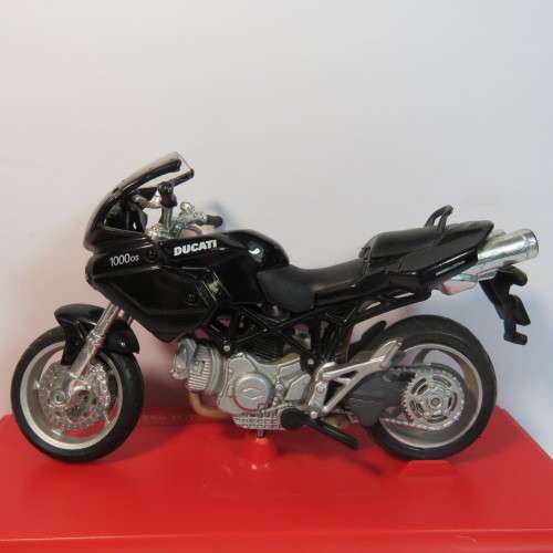 Maisto Ducati Multistrada 1000 DS model motorcycle - Scale 1/18
