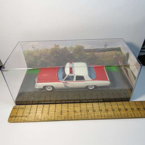 James Bond 007 - Chevrolet Bel Air police car model - Live and let die