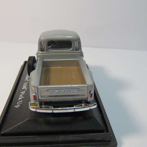 Hongwell Chevrolet 3100 pickup truck in case - Scale 1/72