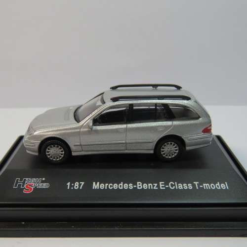 High speed Mercedes-Benz E-Class T-model car - Scale 1/87