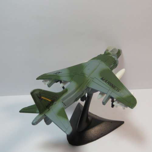 Maisto US Marines AV-8B Harrier die-cast jet plane