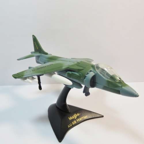 Maisto US Marines AV-8B Harrier die-cast jet plane