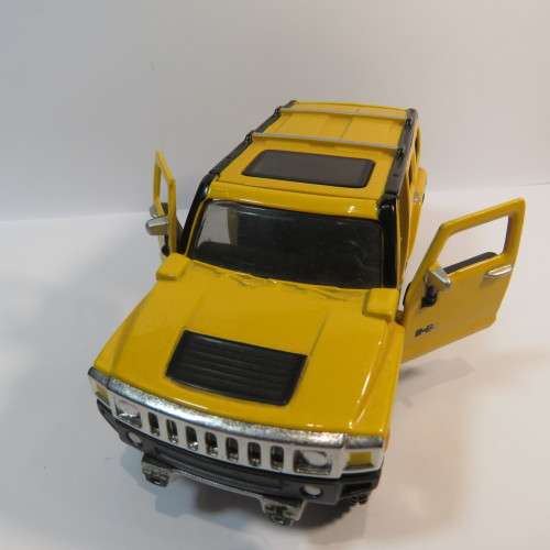 Bburago Hummer H3 model car - Scale 1/35