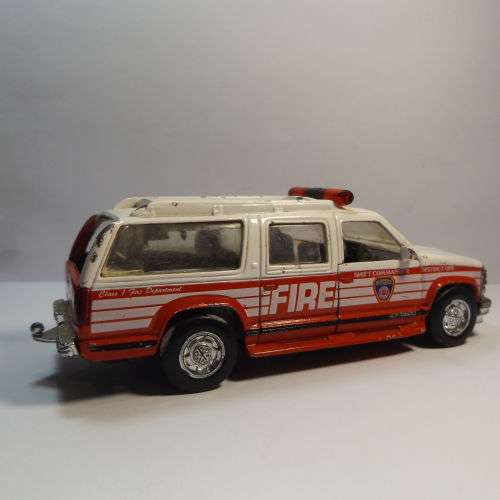 Road Champs Chevrolet Surburban Fire department toy truck