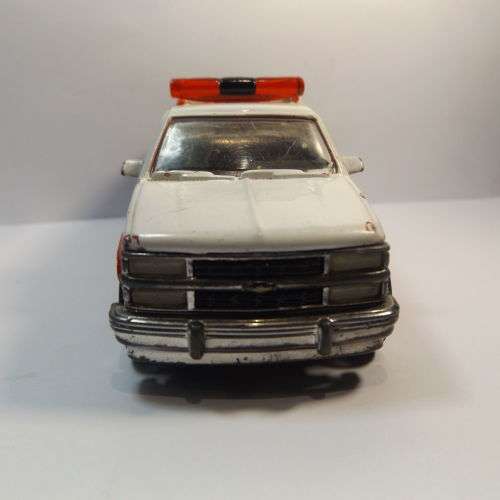 Road Champs Chevrolet Surburban Fire department toy truck