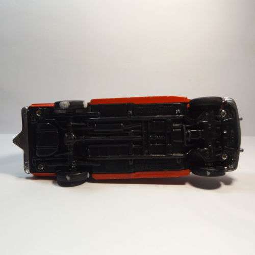 Road Champs Chevrolet Surburban Fire department toy truck