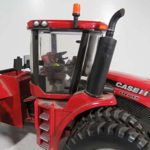 ERTL Case IH 350 tractor - Front wheels missing and axle replaced