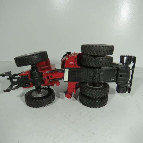 ERTL Case IH 350 tractor - Front wheels missing and axle replaced