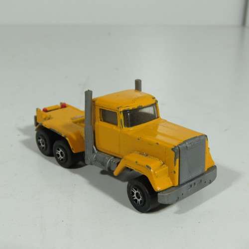 Lot of 8 Yatming toy cars