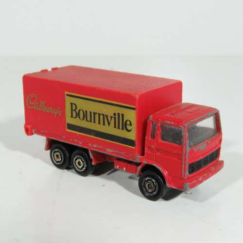 Lot of 8 Yatming toy cars