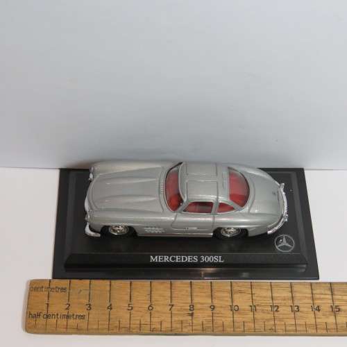 Delprado Mercedes-Benz 300 SL model car - Scale 1/43
