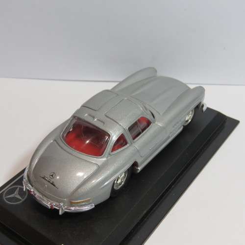 Delprado Mercedes-Benz 300 SL model car - Scale 1/43