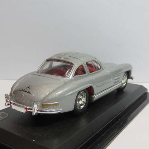 Delprado Mercedes-Benz 300 SL model car - Scale 1/43