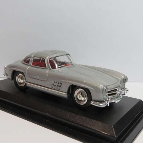 Delprado Mercedes-Benz 300 SL model car - Scale 1/43