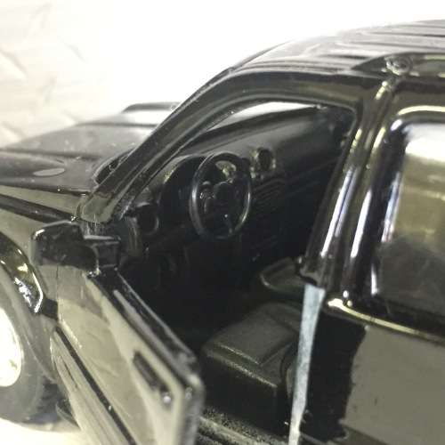 Maisto 2002 Jeep Liberty model car - scale 1/39