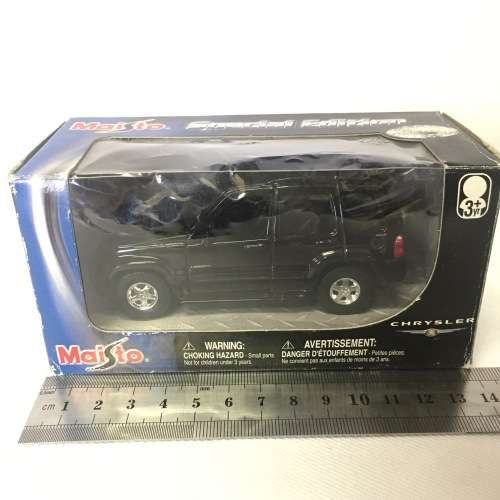 Maisto 2002 Jeep Liberty model car - scale 1/39