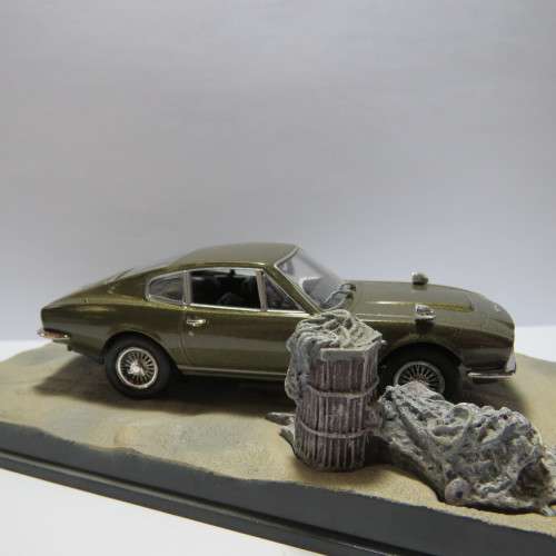 James BOnd 007 - AstOn Martin DBS model car - On her secret service