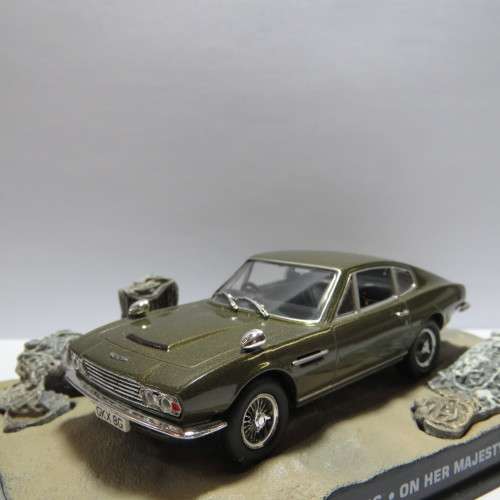 James BOnd 007 - AstOn Martin DBS model car - On her secret service