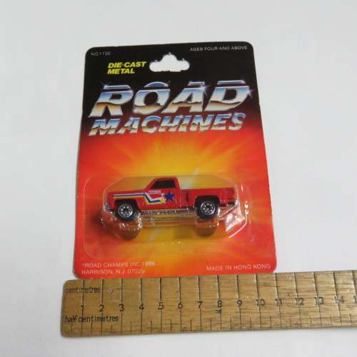 Vintage Road champs Road Machines Chevrolet pickup truck in pack