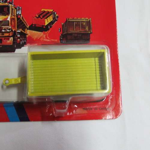 Yatming Fast Wheel tractor and trailer in pack #1381