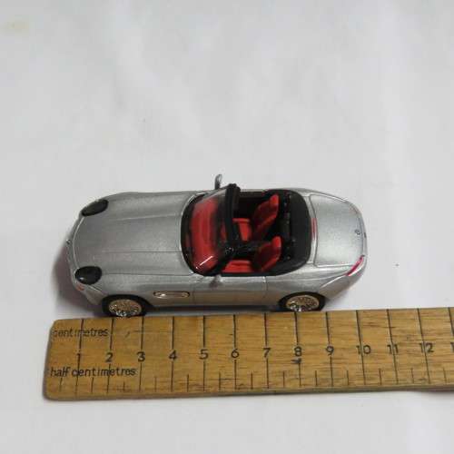 NewRy BMW Z8 die-cast model car - Scale 1/43