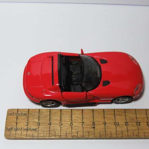 Maisto Dodge Viper model car - Scale
