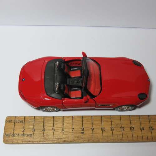 NewRay BMW Z8 model car - Scale 1/32