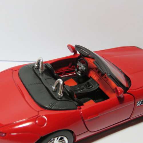 NewRay BMW Z8 model car - Scale 1/32
