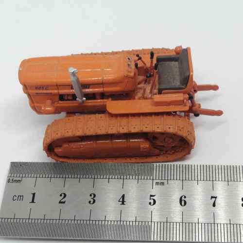 1970 Fiat 605C Montagna die-cast model tractor with tracks - Universal Hobbies - scale 1/43