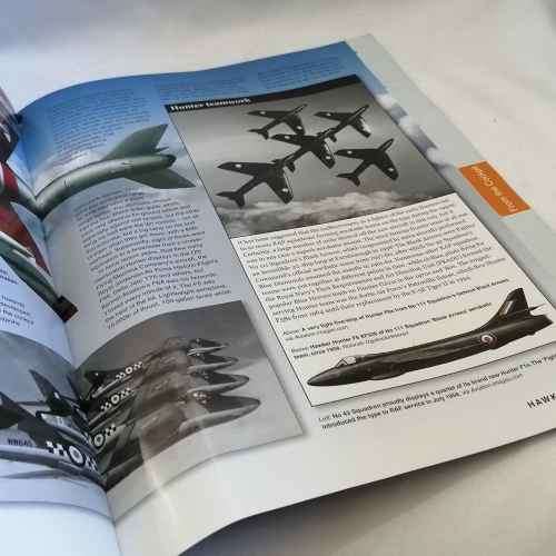 Amercom UK 1962 Hawker Hunter T7 die-cast model plane - scale 1/72 - with magazine