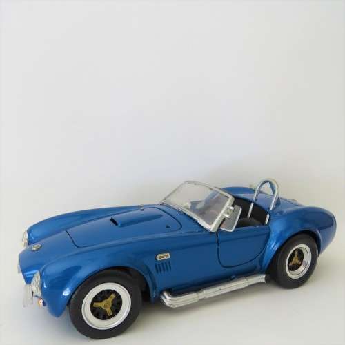 Road Signature Shelby Cobra 427 S/C model car - Window stain, bonnet handle missing