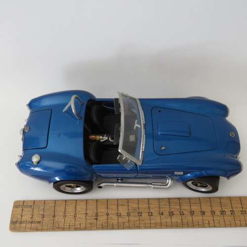Road Signature Shelby Cobra 427 S/C model car - Window stain, bonnet handle missing