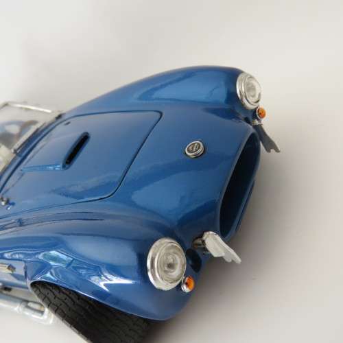 Road Signature Shelby Cobra 427 S/C model car - Window stain, bonnet handle missing