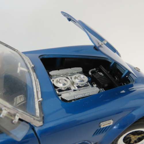 Road Signature Shelby Cobra 427 S/C model car - Window stain, bonnet handle missing