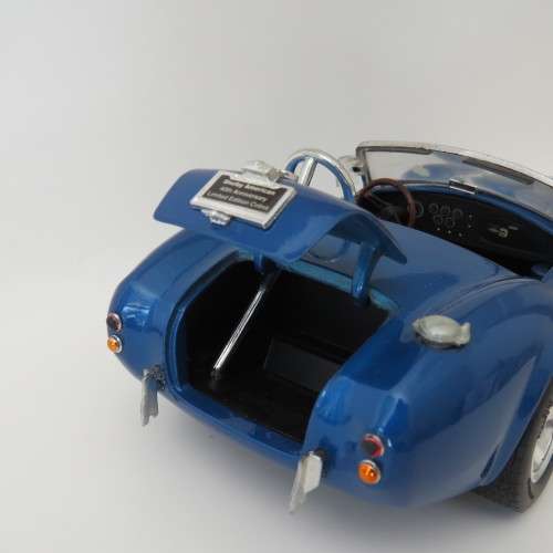 Road Signature Shelby Cobra 427 S/C model car - Window stain, bonnet handle missing