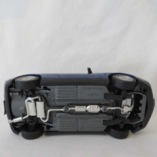 Maisto Alfa Romeo Spider model car - Scale 1/18 - Window stain damage