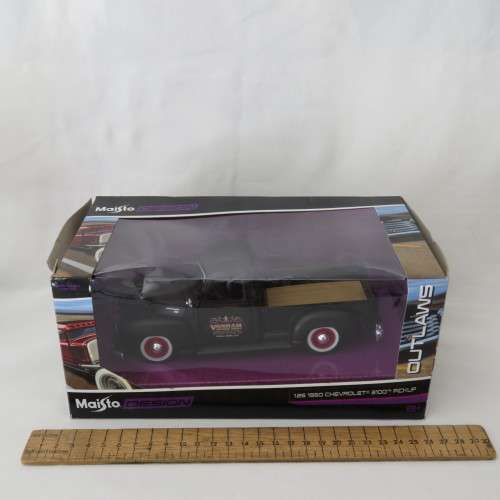 Maisto Design Outlaws 1950 Chevrolet 3100 Pickup "Vonham speed shop" model car - Scale 1/25