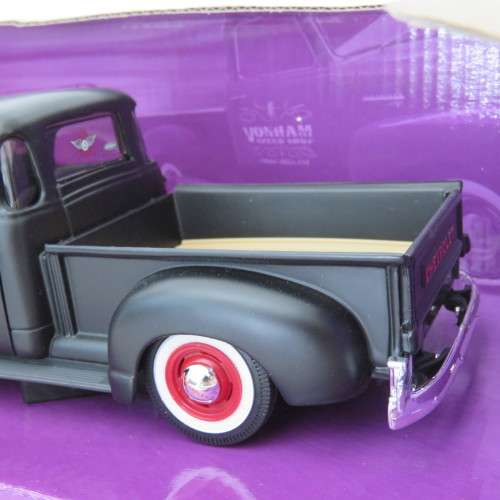 Maisto Design Outlaws 1950 Chevrolet 3100 Pickup "Vonham speed shop" model car - Scale 1/25