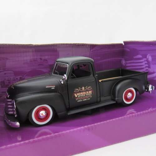 Maisto Design Outlaws 1950 Chevrolet 3100 Pickup "Vonham speed shop" model car - Scale 1/25