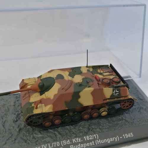 1945 German ( Budapest ) Panzer IV L/70 Sd.kfz. 162/1 combat tank die-cast model