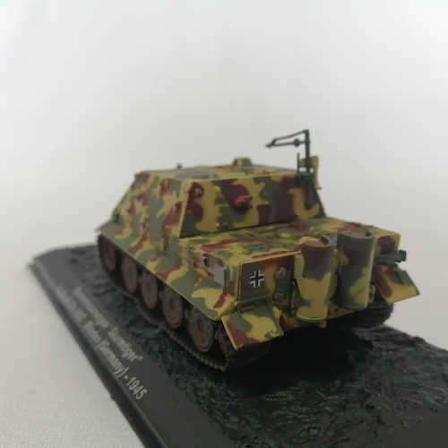 1945  German Sturmmorserwagen ``Sturmtiger`` combat tank die-cast model