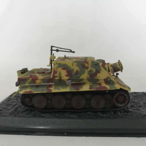 1945  German Sturmmorserwagen ``Sturmtiger`` combat tank die-cast model