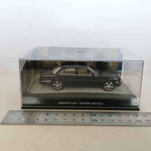 James Bond 007 - Jaguar XJ 8 model car - Casino Royale