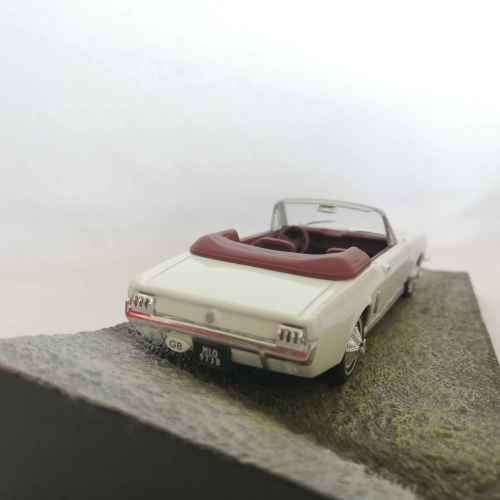 James Bond 007 - Ford Mustang Convertible model car - Goldfinger