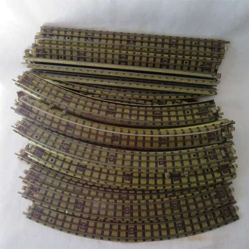 Meccano Ltd Hornby Dublo lot of 35 HO gauge railway tracks - 10 Straights and 25 curves