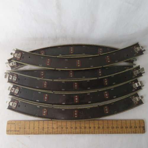 Meccano Ltd Hornby Dublo lot of 35 HO gauge railway tracks - 10 Straights and 25 curves