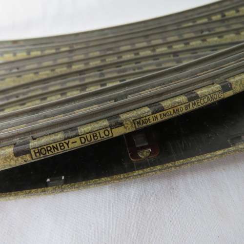 Meccano Ltd Hornby Dublo lot of 35 HO gauge railway tracks - 10 Straights and 25 curves