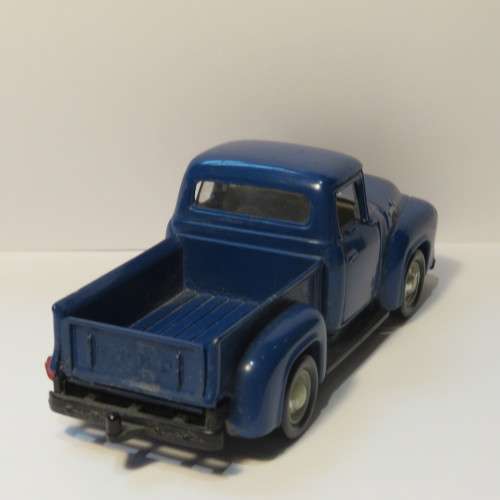 Road Champs 1956 Ford F100 model car