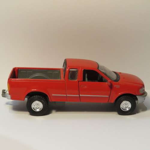 Tins Toys Ford F-150 pickup truck model - Scale 1/38
